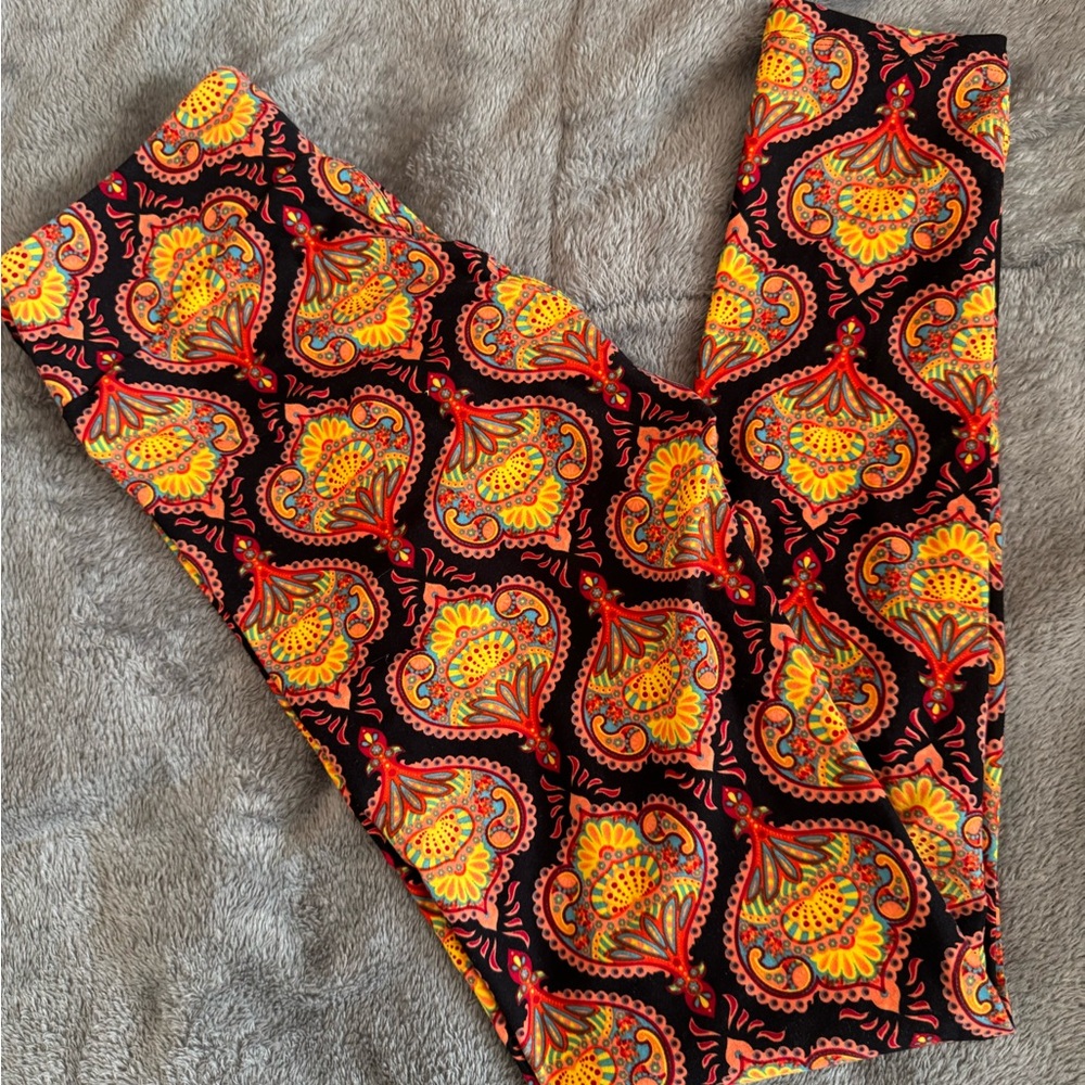 LuLaRoe Ornament Leggings - OS
